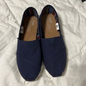 Navy blue TOMS never worn NWOT